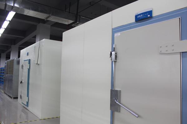 屏蔽機(jī)房該如何維護(hù)抗靜電地板？